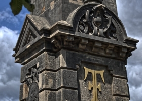 Friedrichsbrücke_Obelisk_1_7622