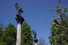 2-Engel-auf-Saeulen_quer_1.1