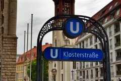 Parokirche-vor-U-Bahn_1.1