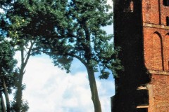 Kirchenruine-in-Gutenfeld-Lugovoe