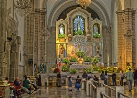 Gläubiges Mexiko: Auf den Knien zum Altar