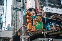 New-York_Times-Square_Ampel_quer_2.2.web_-scaled